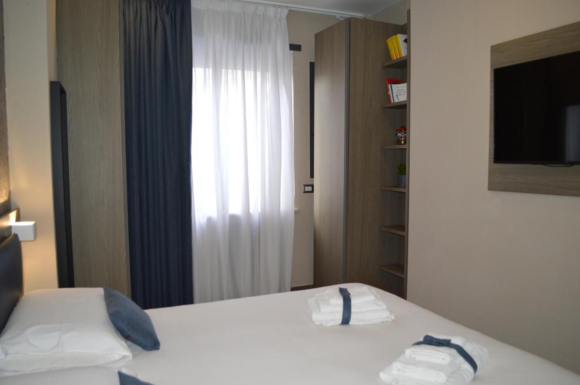 Famalu Apartments Napels Buitenkant foto