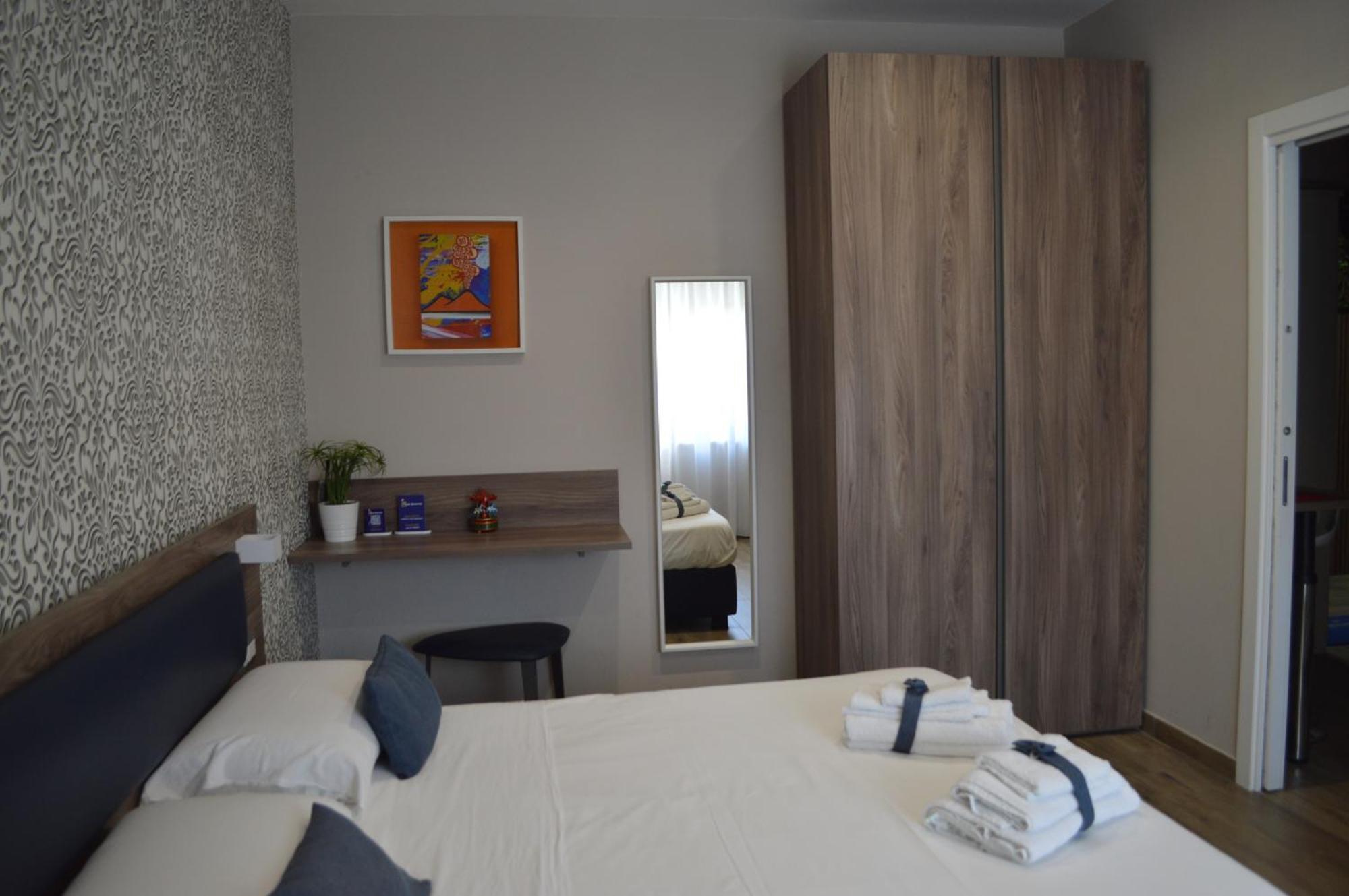 Famalu Apartments Napels Buitenkant foto