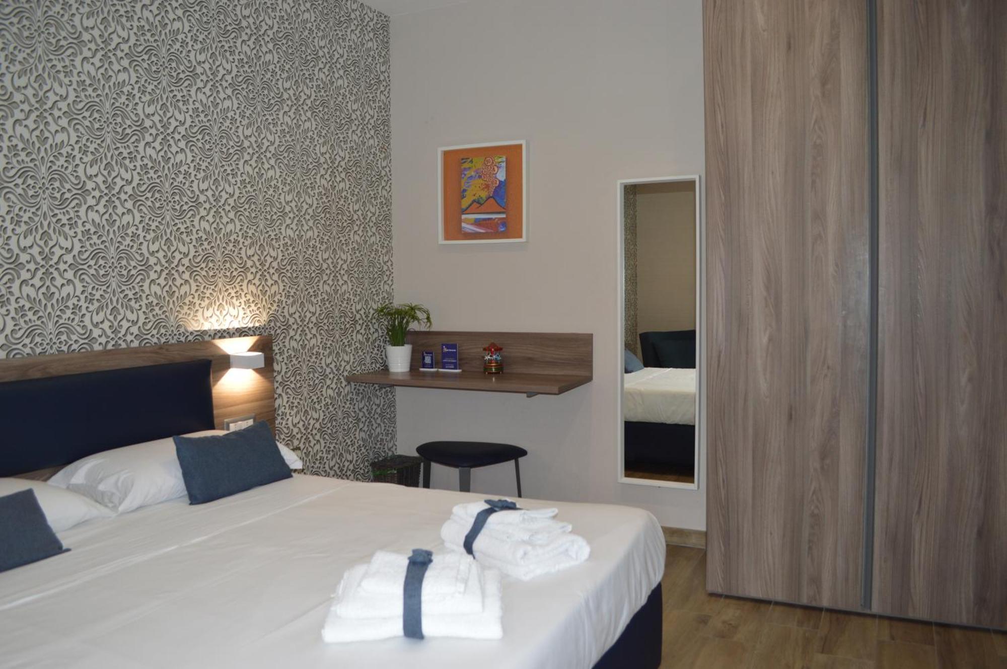 Famalu Apartments Napels Buitenkant foto