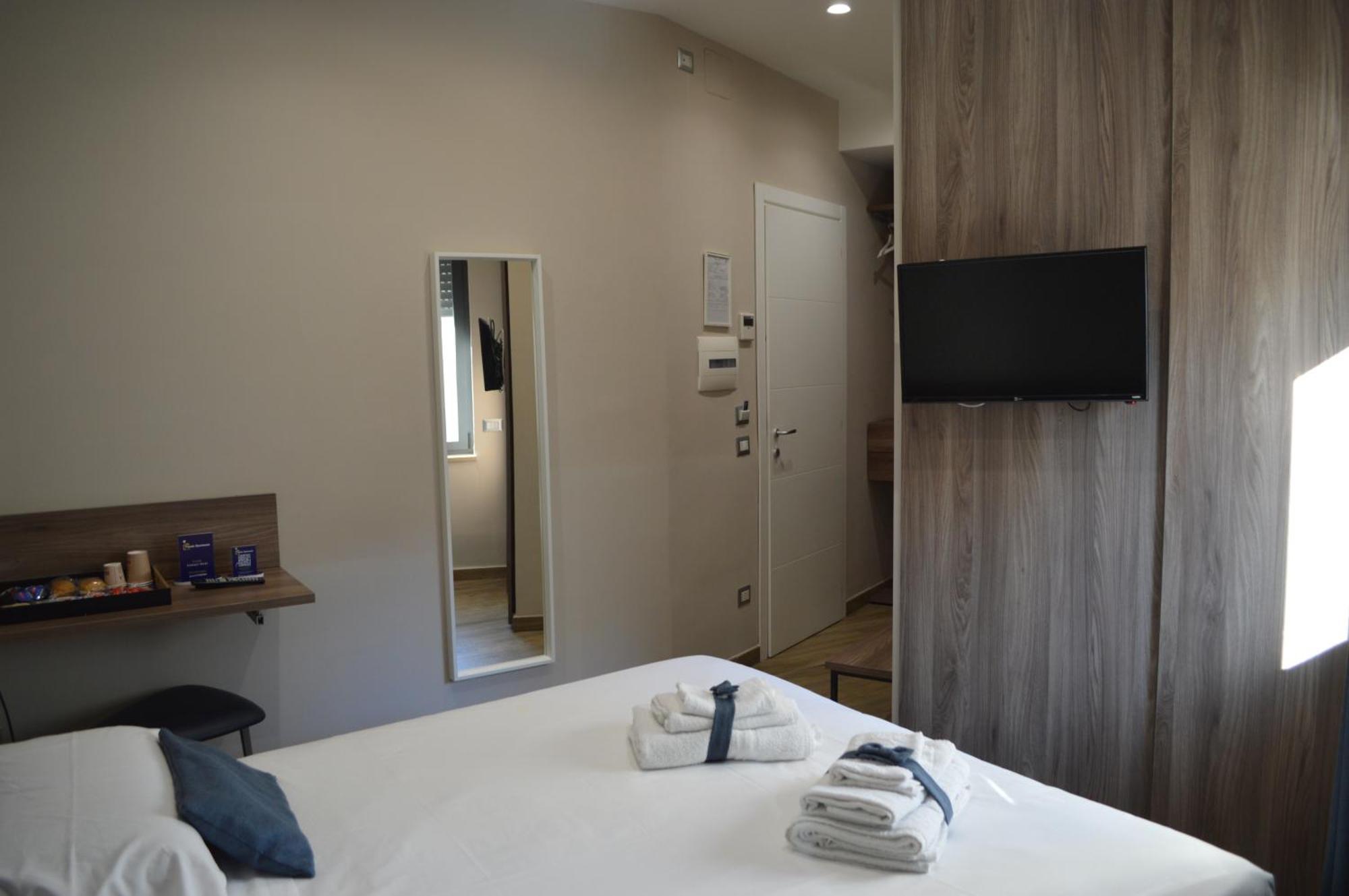 Famalu Apartments Napels Buitenkant foto