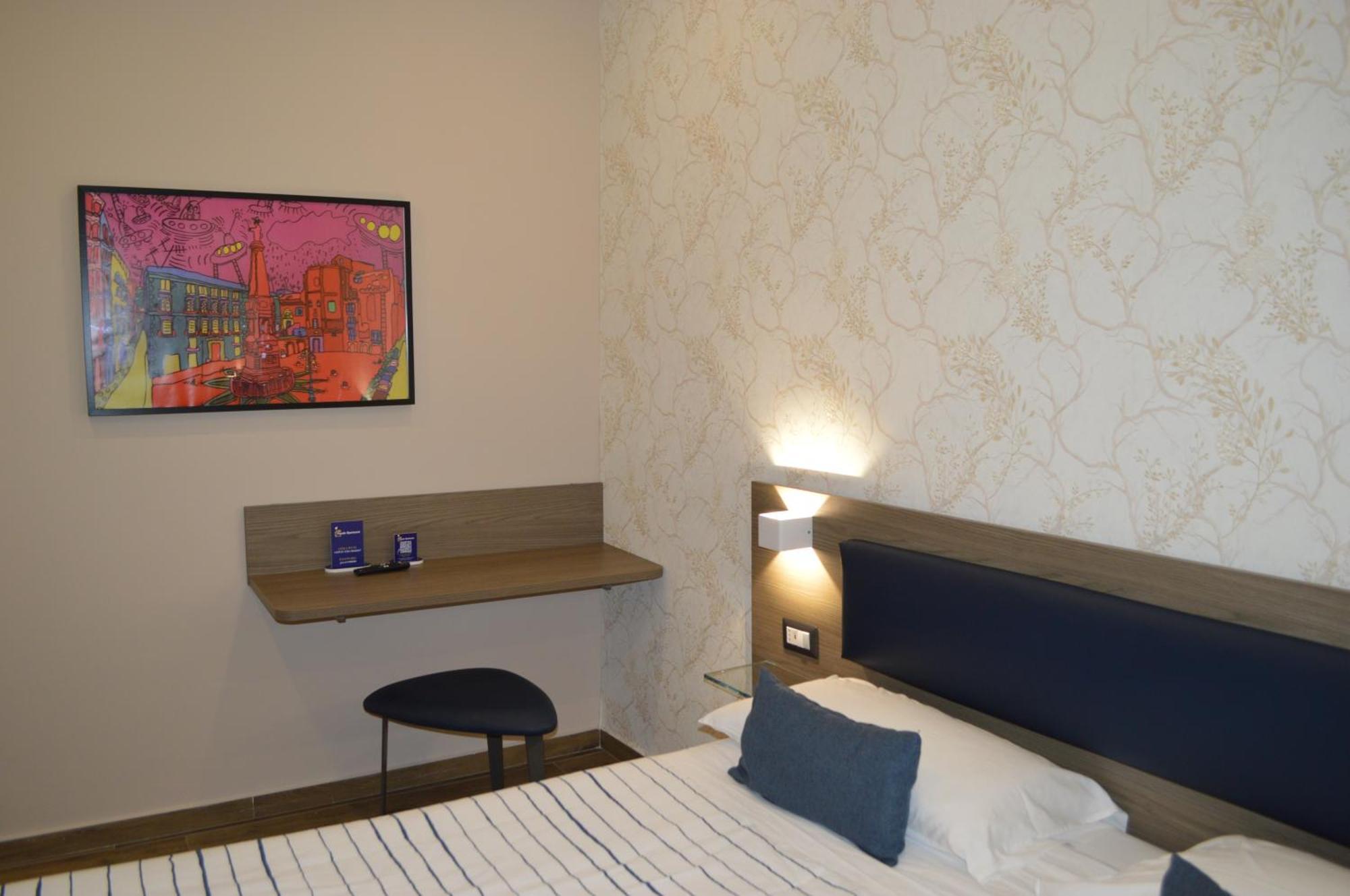 Famalu Apartments Napels Buitenkant foto
