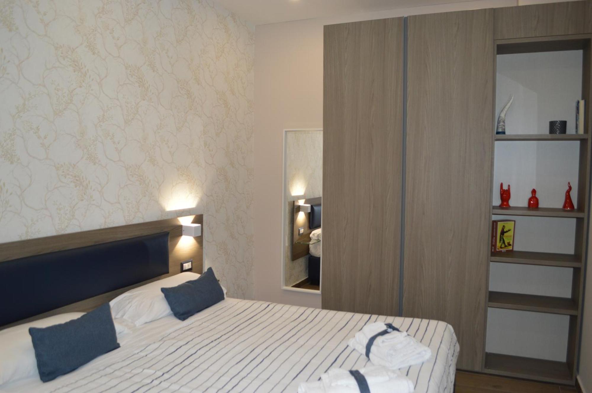 Famalu Apartments Napels Buitenkant foto